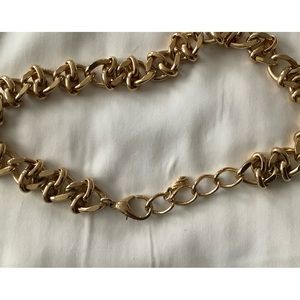 Chunky gold toned necklace